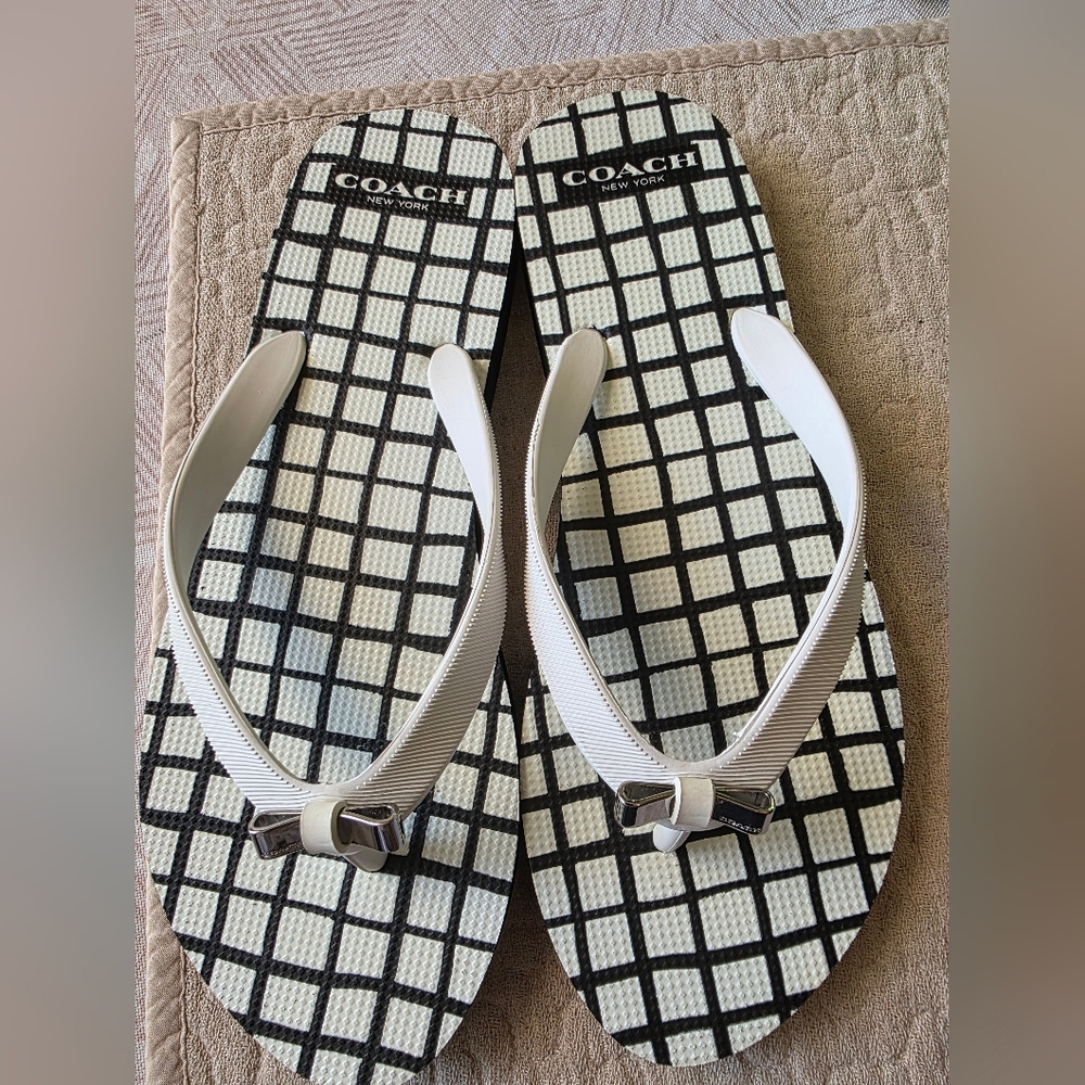 Coach Flip Flop Sandals Size 7-8